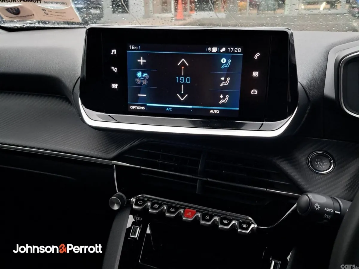 Peugeot 2008 MPV, Petrol, 2023, Grey