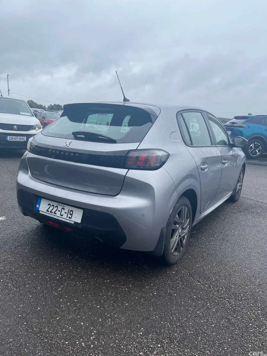 Peugeot 208 Hatchback, Diesel, 2022, Grey
