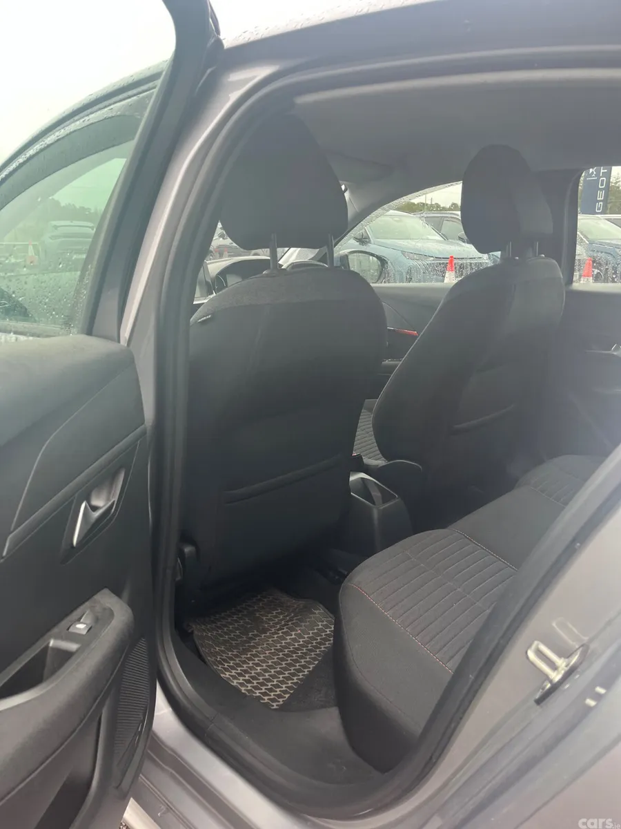 Peugeot 208 Hatchback, Diesel, 2022, Grey