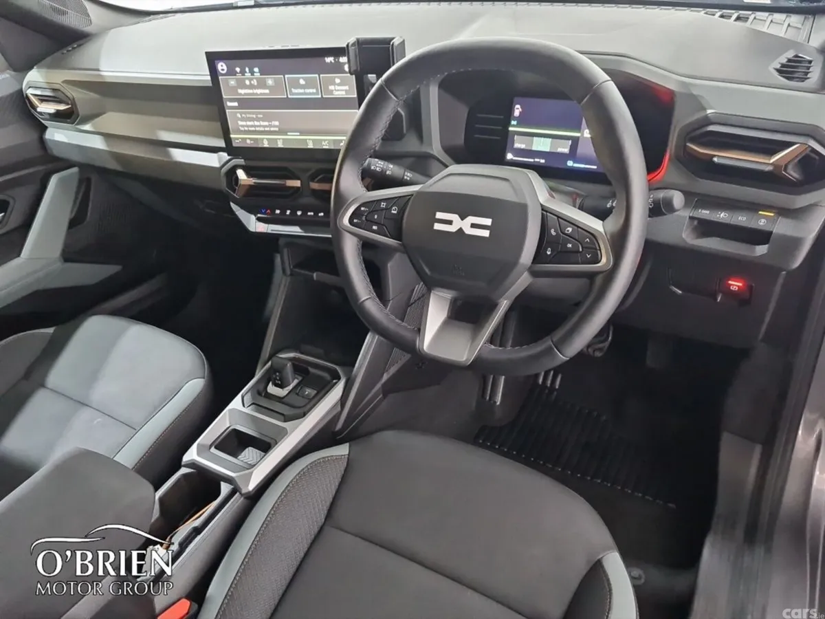 Dacia Duster SUV, Petrol Hybrid, 2026, Grey