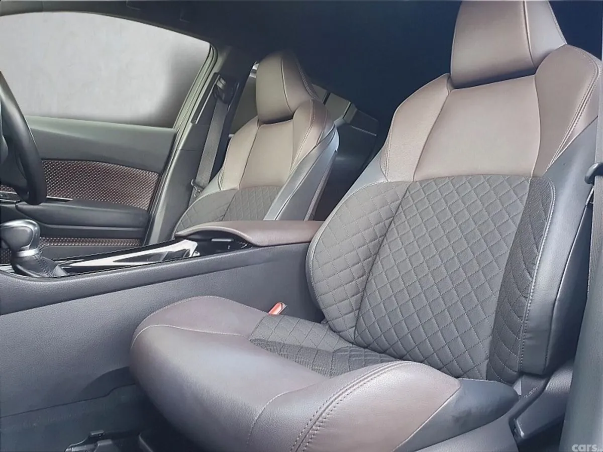 Toyota C-HR Saloon, Petrol Hybrid, 2019, White