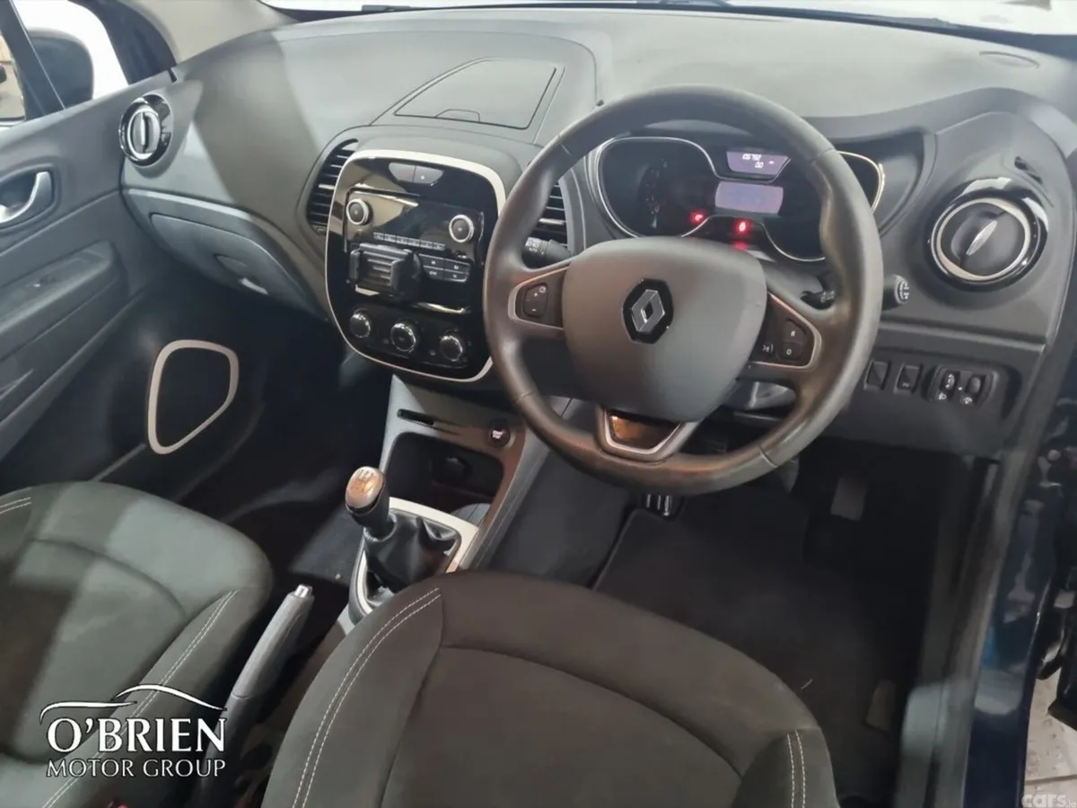 Renault Captur Hatchback, Petrol, 2020, Blue