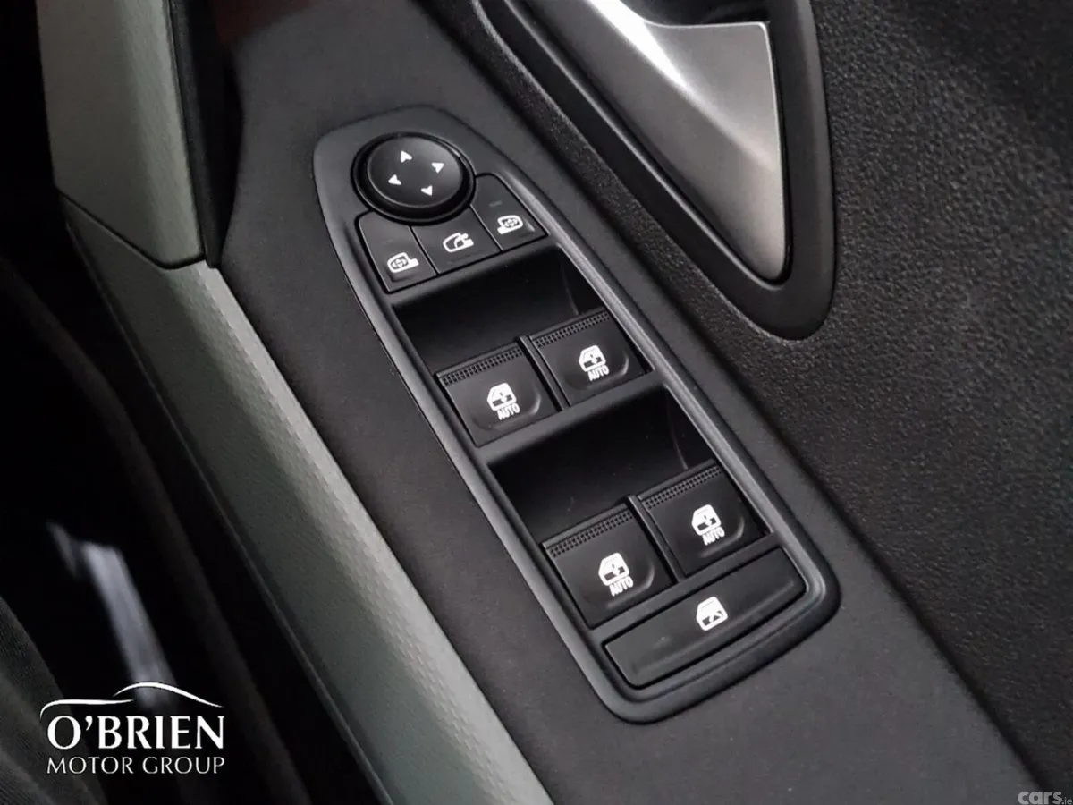 Dacia Duster SUV, Petrol Hybrid, 2026, Grey