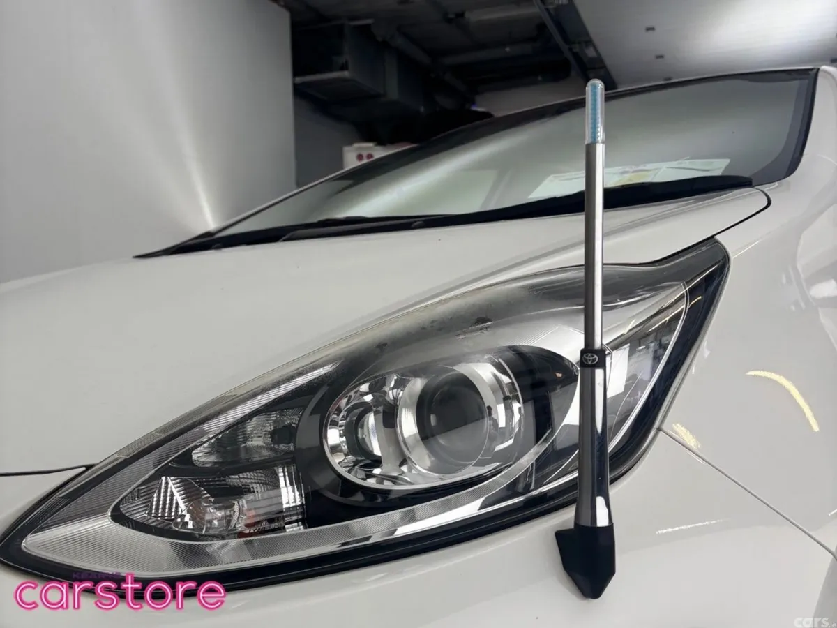 Toyota Aqua Hatchback, Petrol Hybrid, 2021, White
