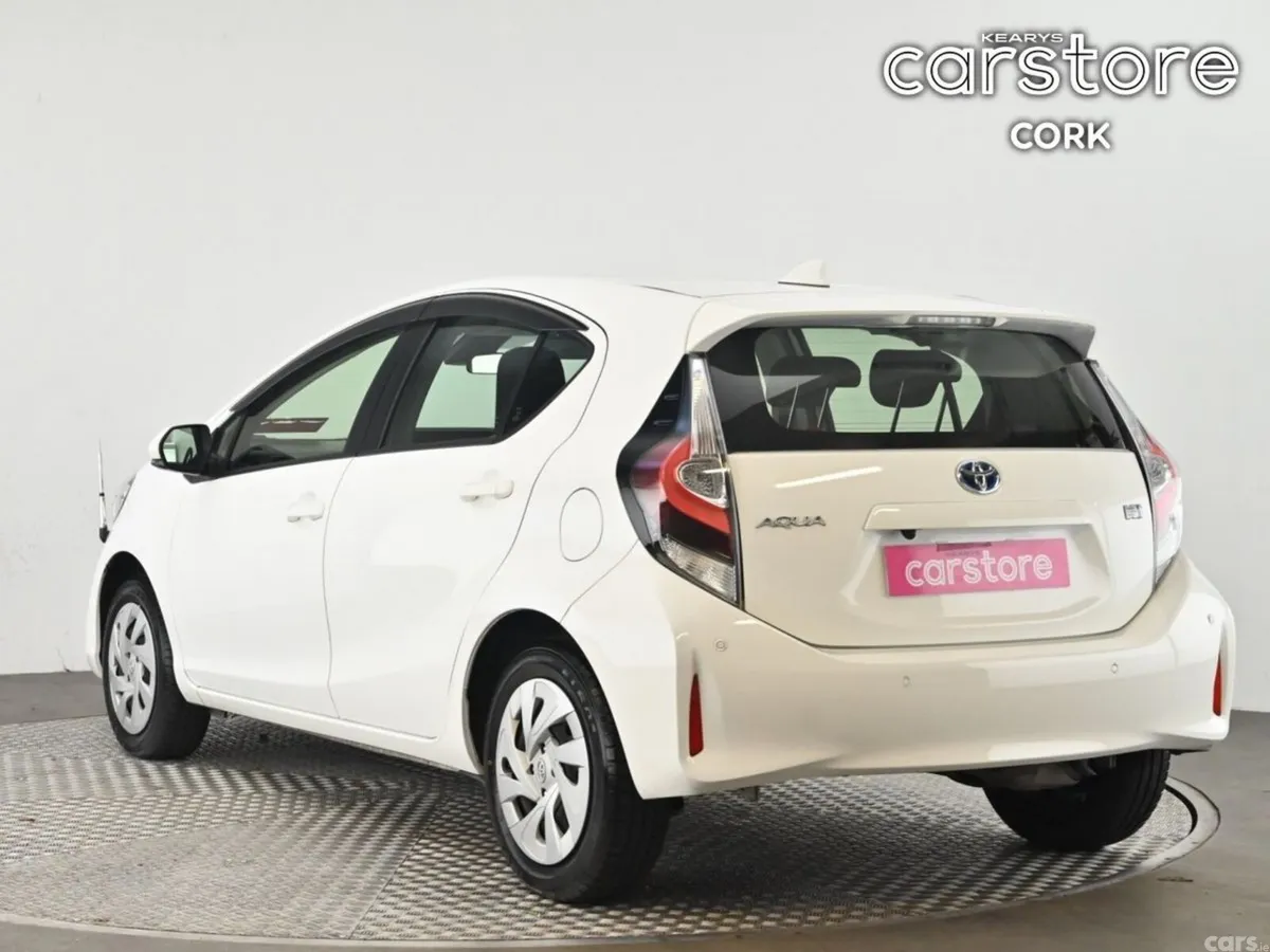Toyota Aqua Hatchback, Petrol Hybrid, 2021, White