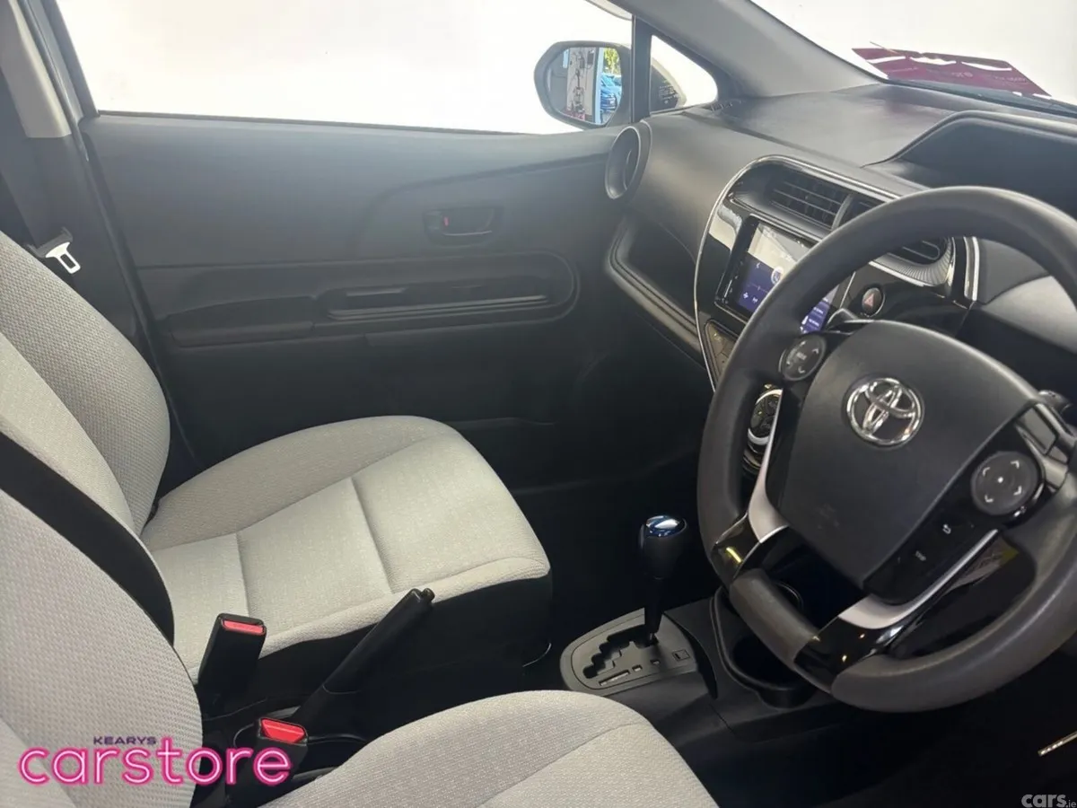 Toyota Aqua Hatchback, Petrol Hybrid, 2021, White