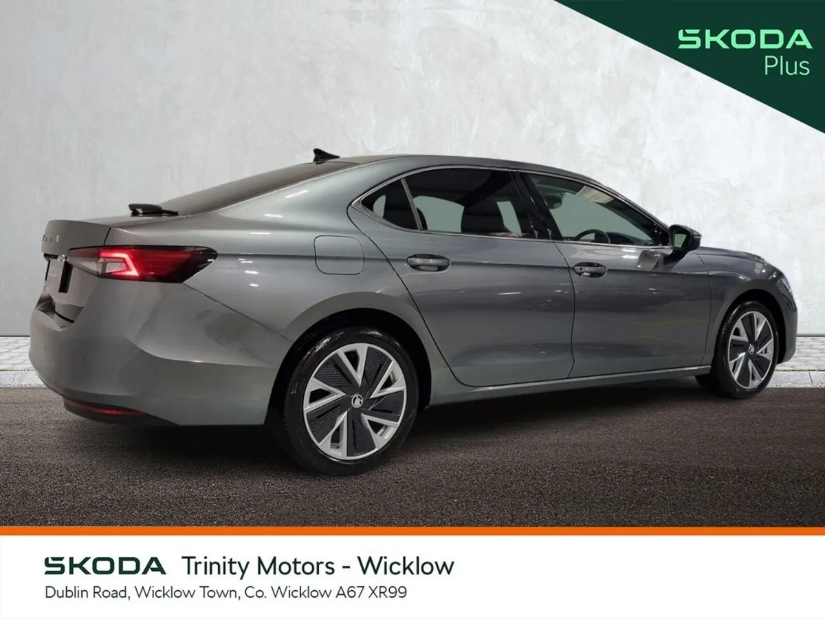 Skoda Superb Saloon, Diesel, 2025, Grey