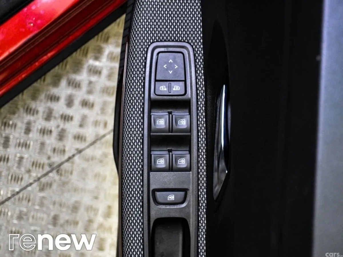 Dacia Sandero Stepway Hatchback, Petrol, 2022, Red