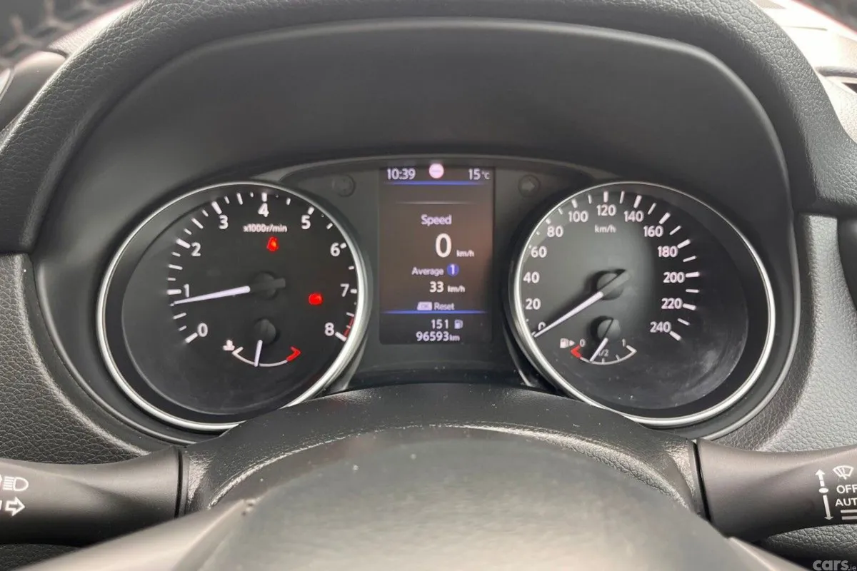 Nissan Qashqai SUV, Petrol, 2019, Red