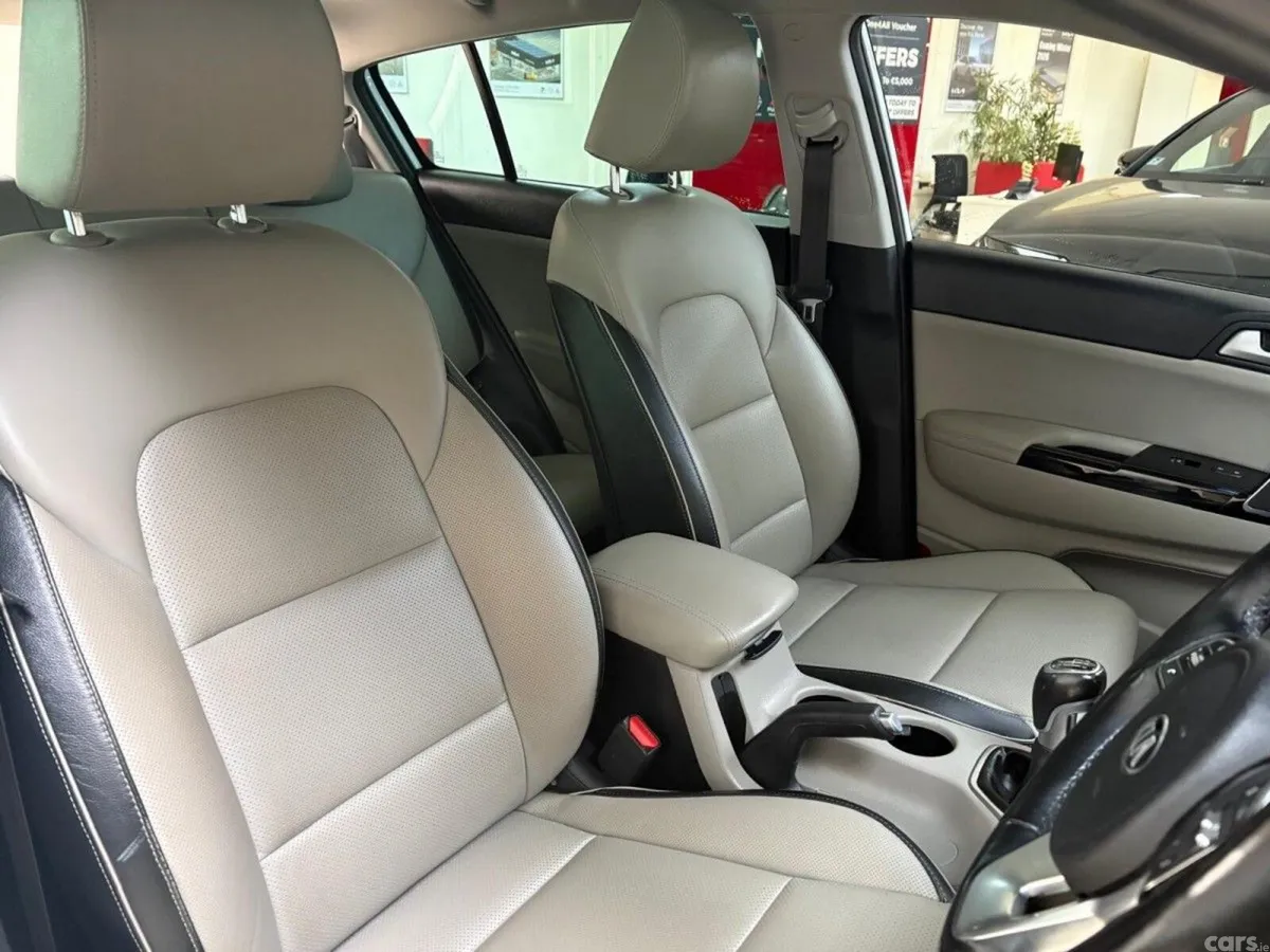 Kia Sportage MPV, Diesel, 2019, White