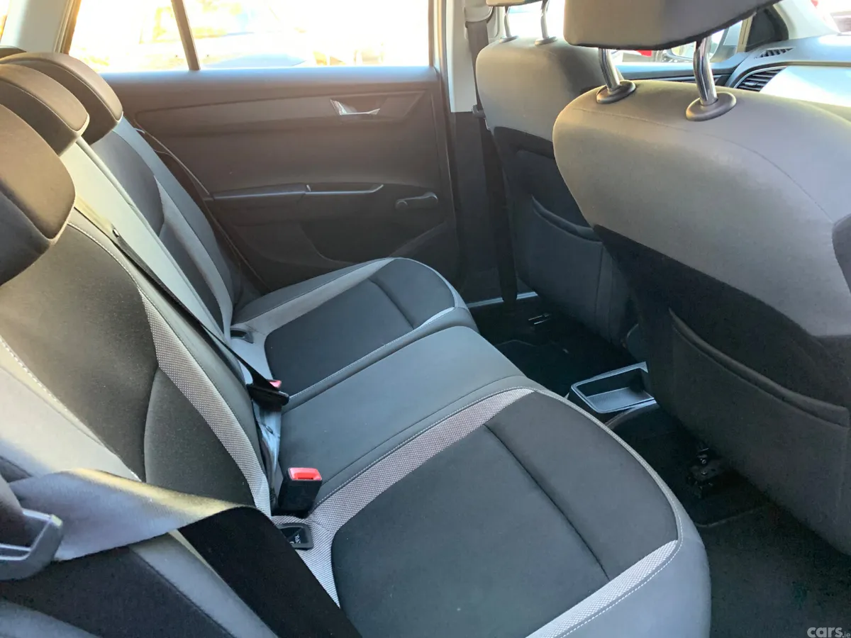 Skoda Fabia Estate, Petrol, 2017, Grey