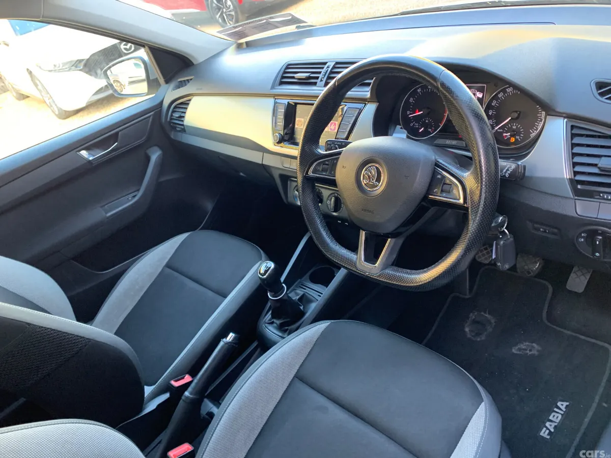 Skoda Fabia Estate, Petrol, 2017, Grey