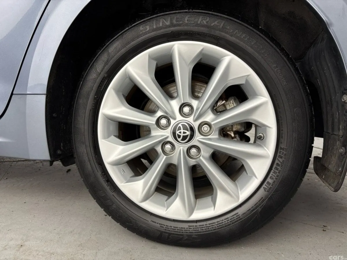 Toyota Corolla Saloon, Petrol Hybrid, 2022, Grey
