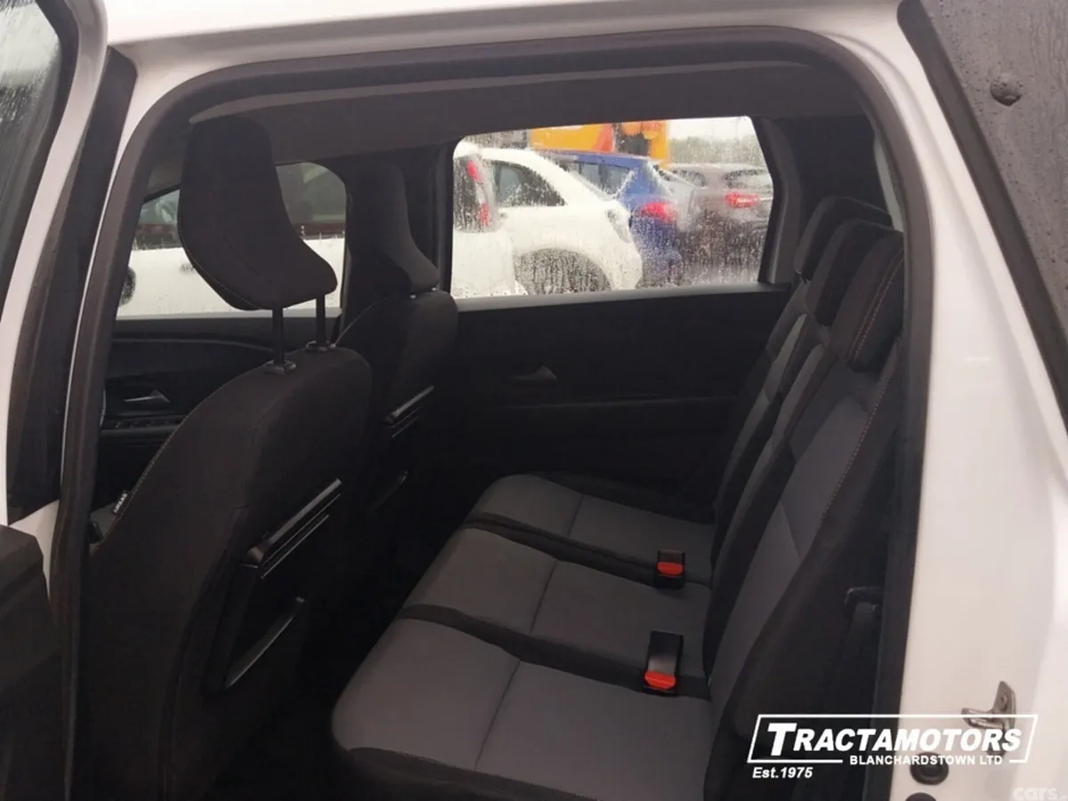 Dacia Jogger MPV, Petrol, 2024, White