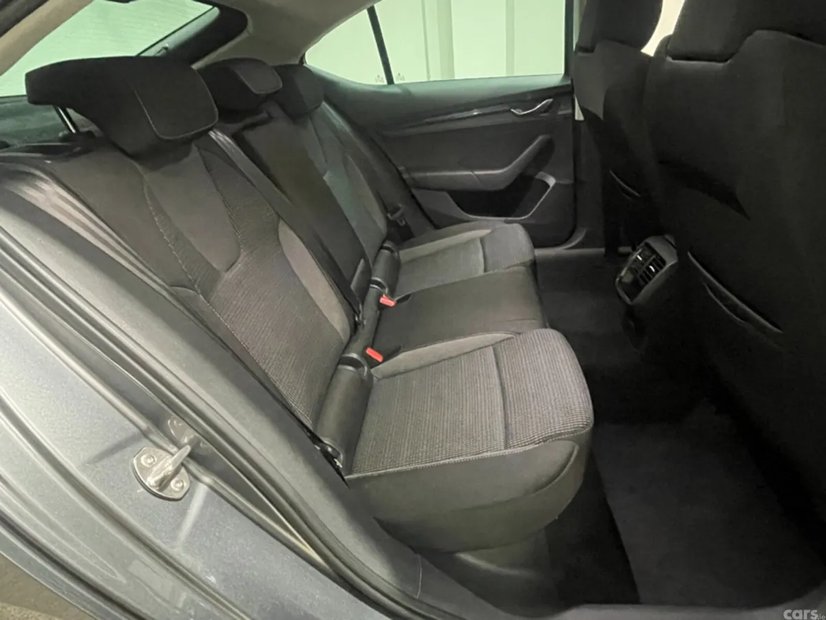 Skoda Octavia Hatchback, Petrol Hybrid, 2024, Grey