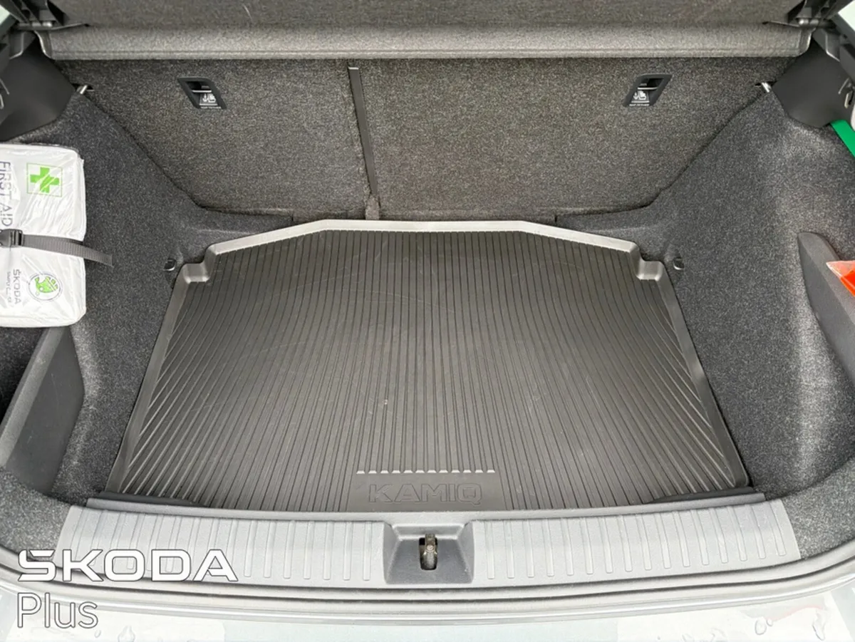 Skoda Kamiq Hatchback, Petrol, 2024, Grey