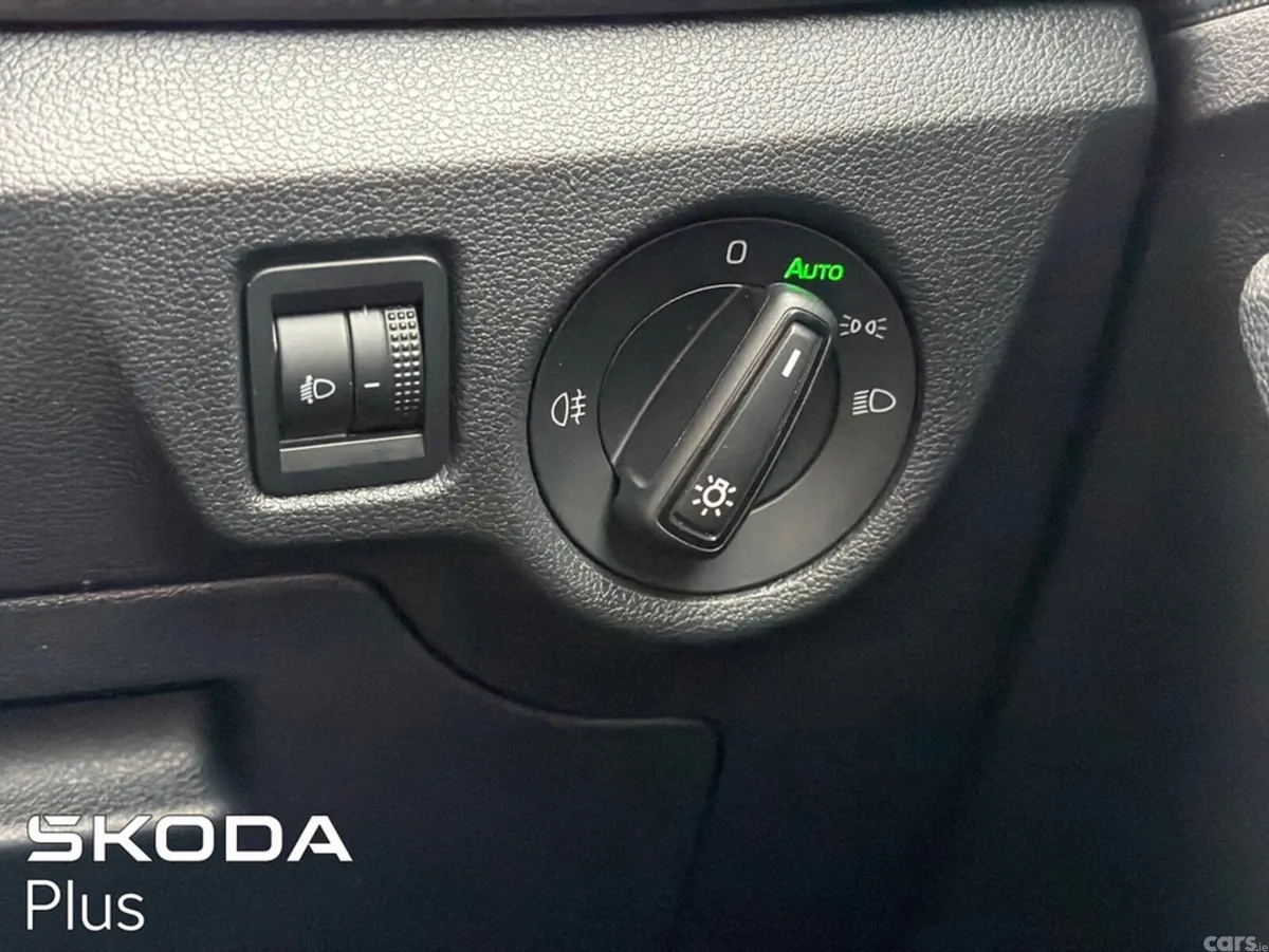 Skoda Kamiq Hatchback, Petrol, 2024, Grey