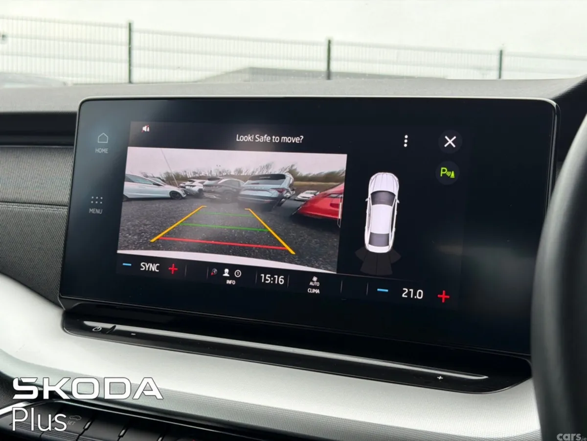 Skoda Octavia Hatchback, Diesel, 2023, Grey