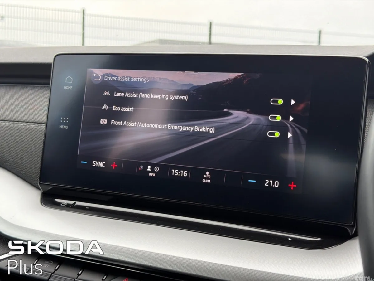 Skoda Octavia Hatchback, Diesel, 2023, Grey