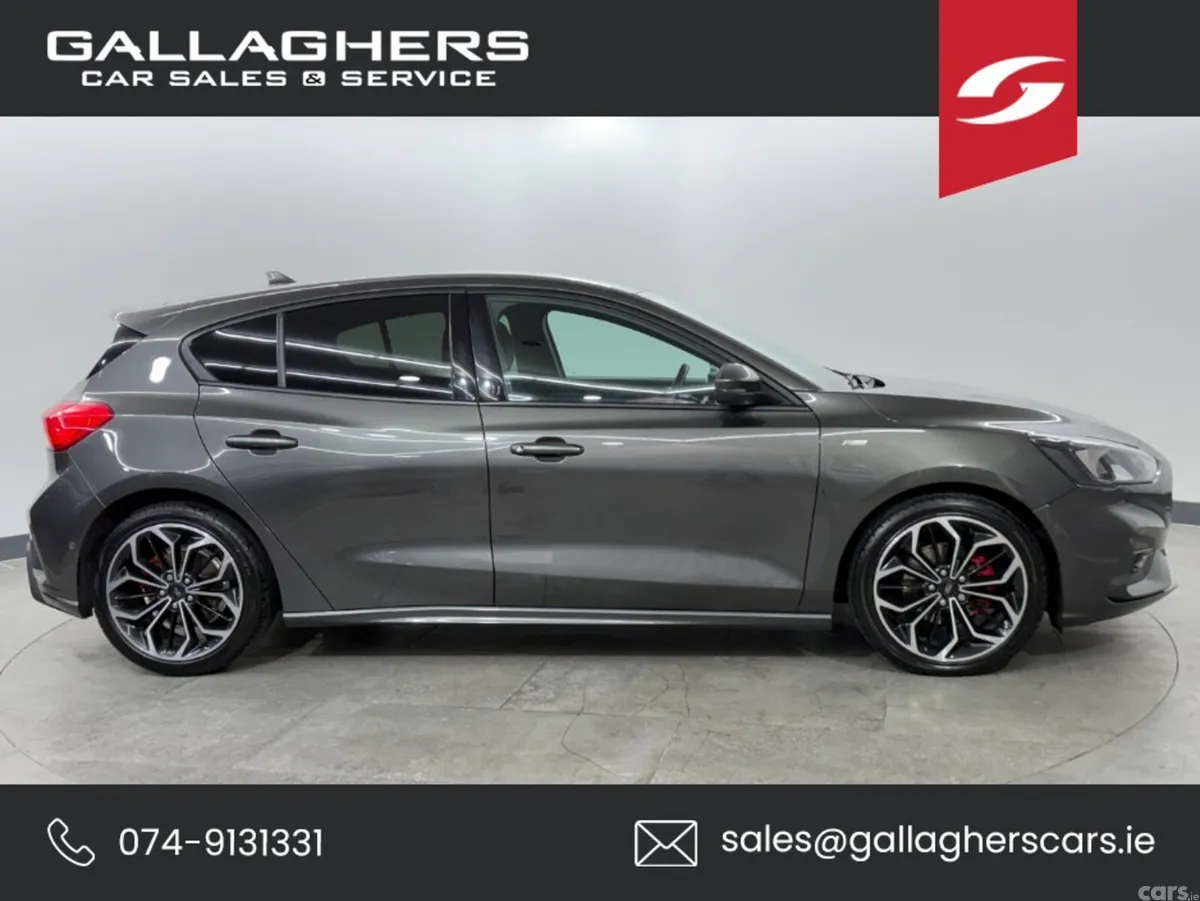 Ford Focus Hatchback, Diesel, 2022, Grey