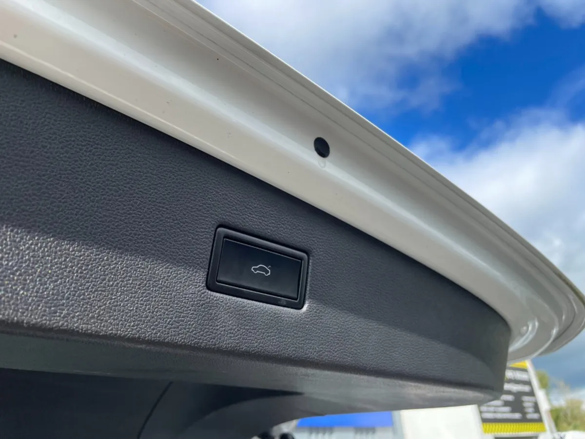 Volkswagen Tiguan Estate, Diesel, 2019, White
