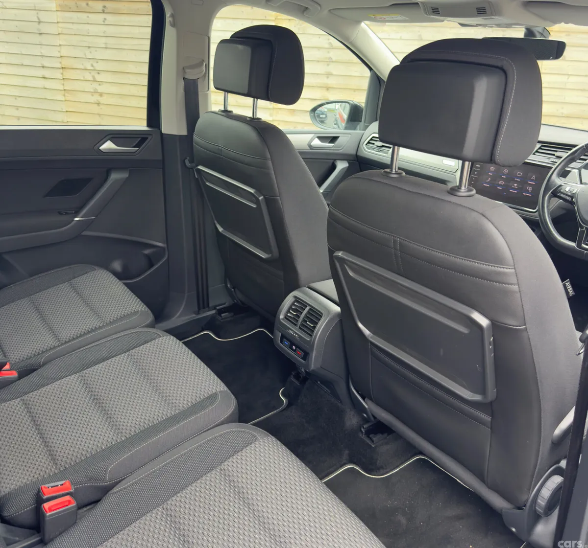 Volkswagen Touran SUV, Diesel, 2019, Black