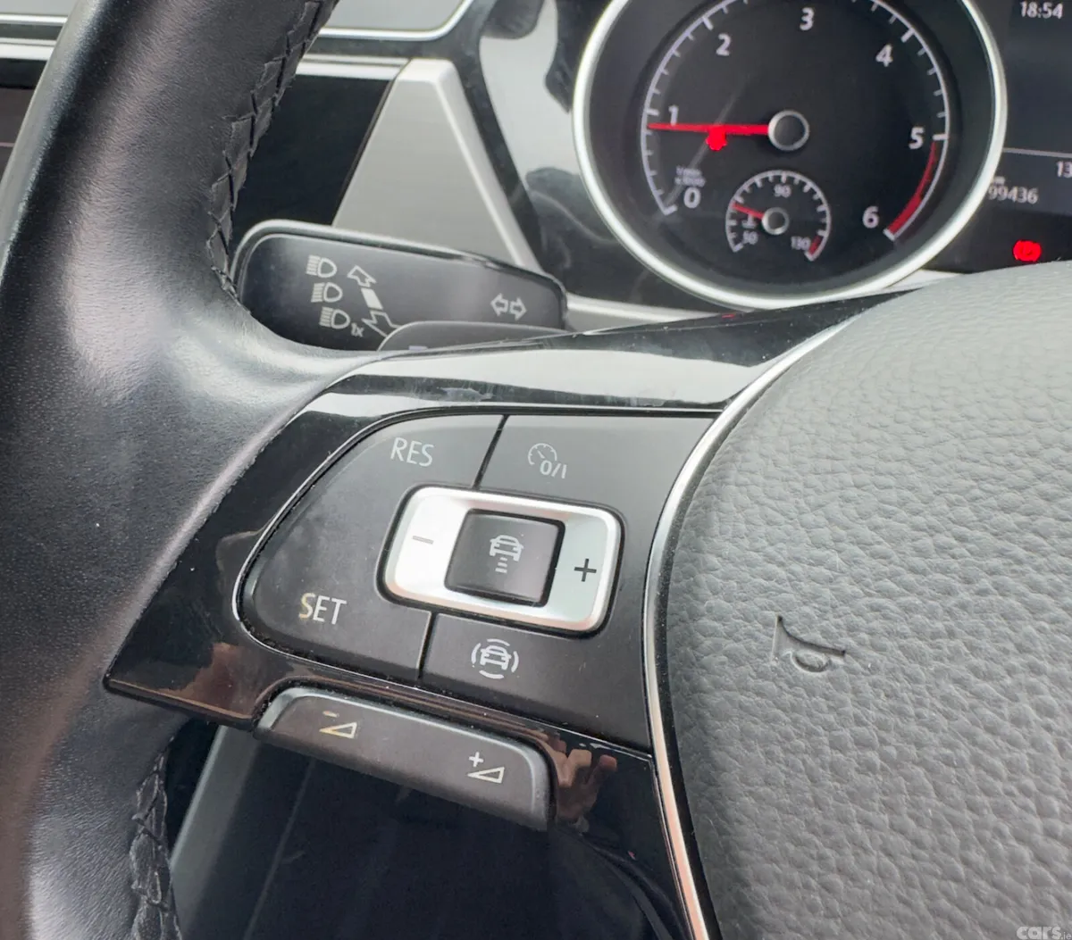 Volkswagen Touran SUV, Diesel, 2019, Black