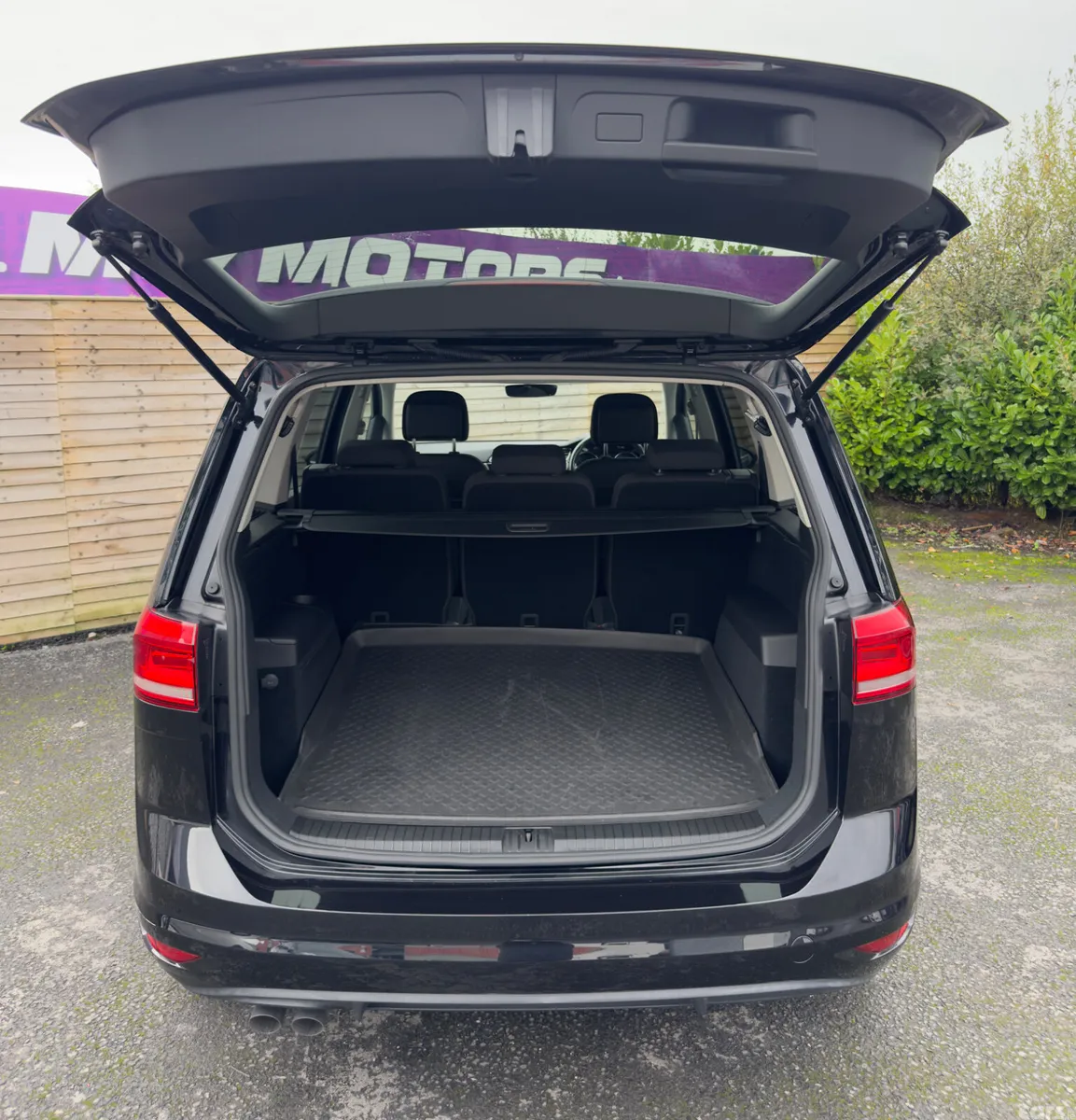 Volkswagen Touran SUV, Diesel, 2019, Black