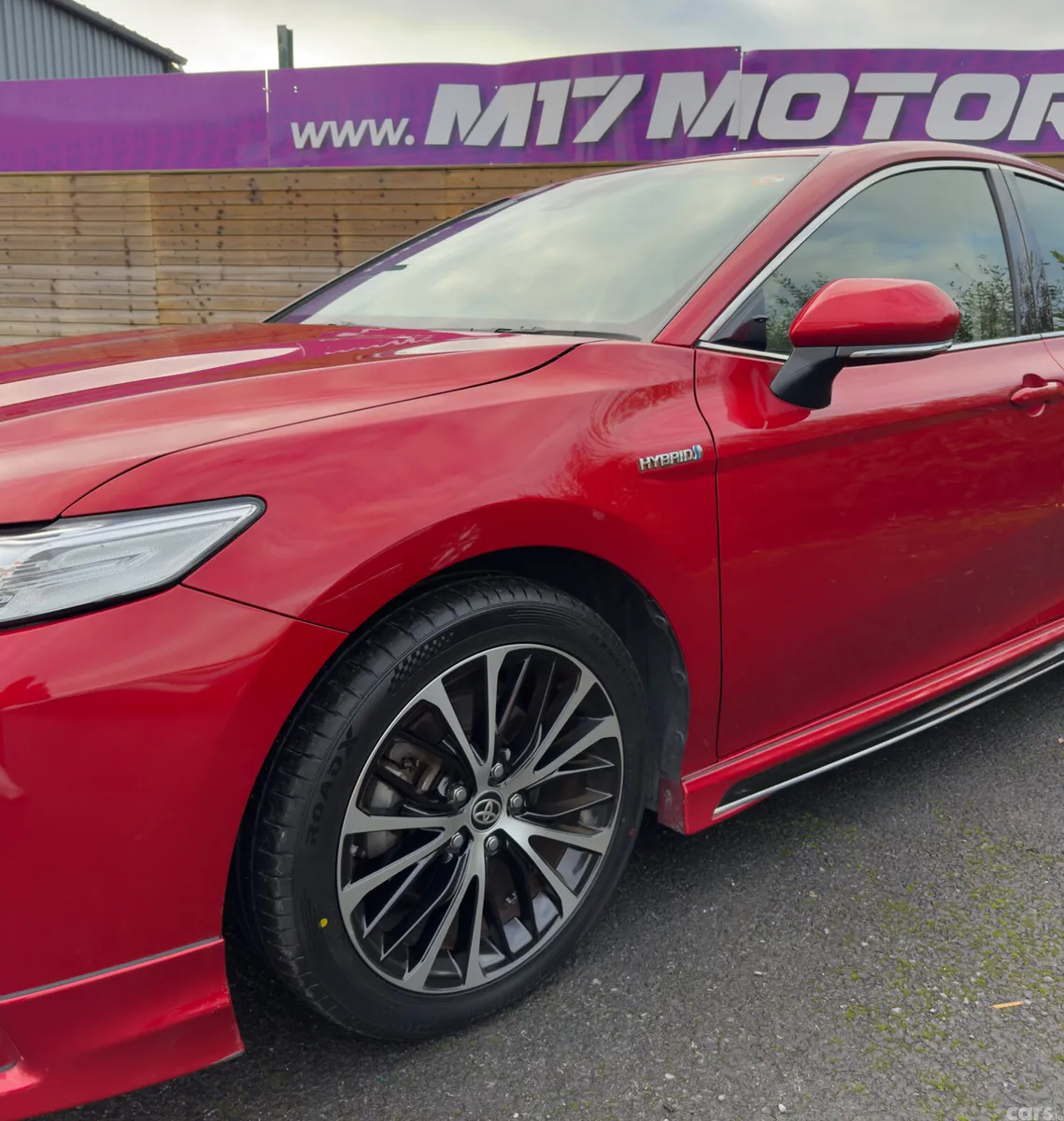 Toyota Camry Saloon, Petrol Hybrid, 2020, Red