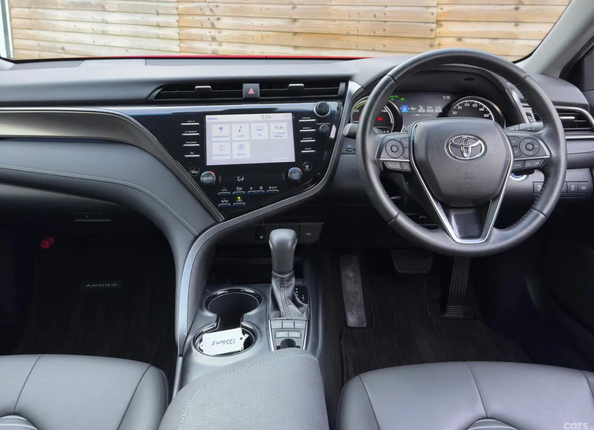 Toyota Camry Saloon, Petrol Hybrid, 2020, Red