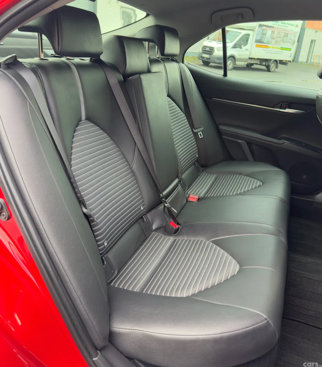 Toyota Camry Saloon, Petrol Hybrid, 2020, Red