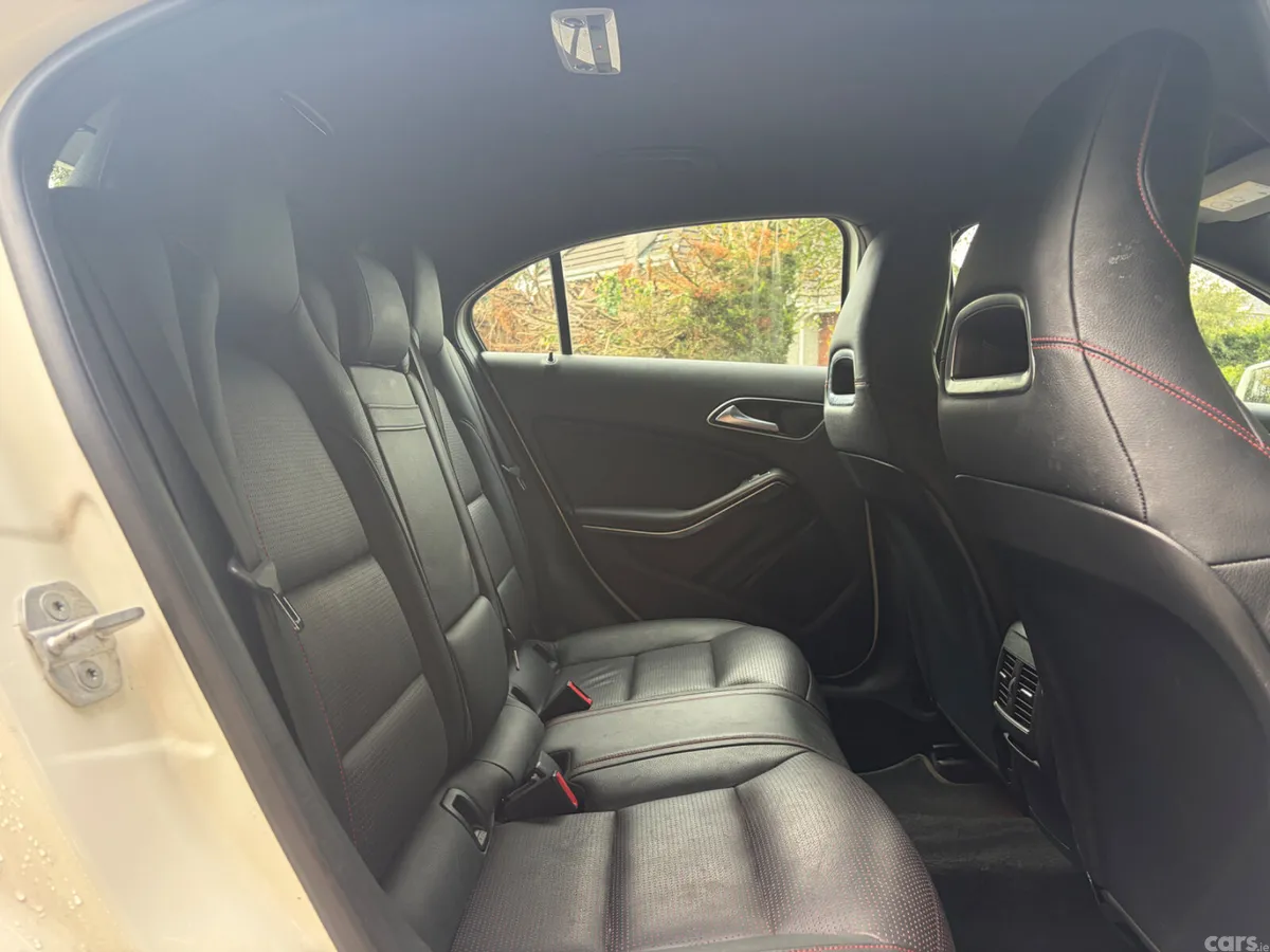 Mercedes-Benz A-Class Hatchback, Petrol, 2014, White