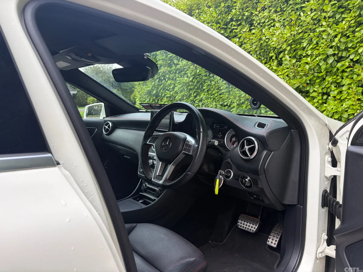 Mercedes-Benz A-Class Hatchback, Petrol, 2014, White