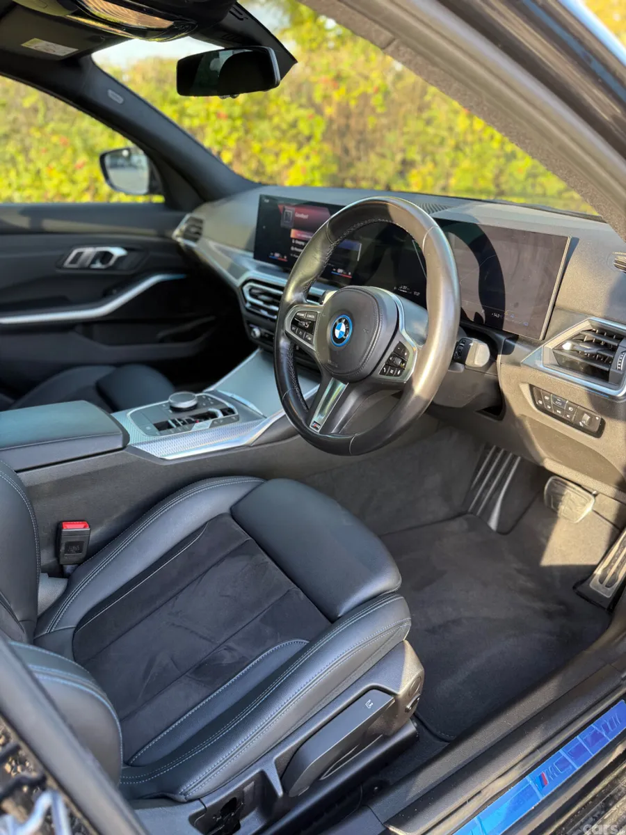 BMW 3-Series Saloon, Petrol Hybrid, 2023, Black