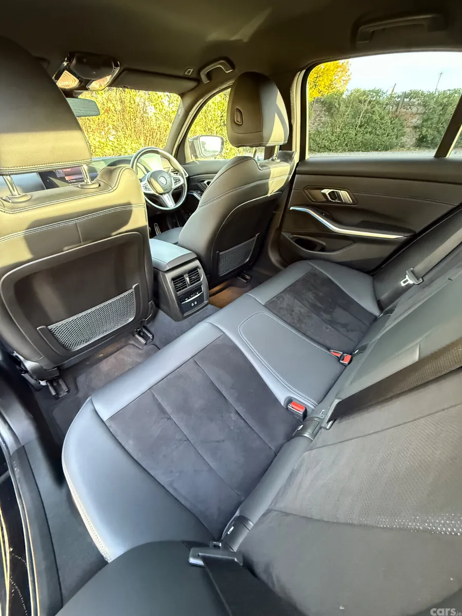 BMW 3-Series Saloon, Petrol Hybrid, 2023, Black