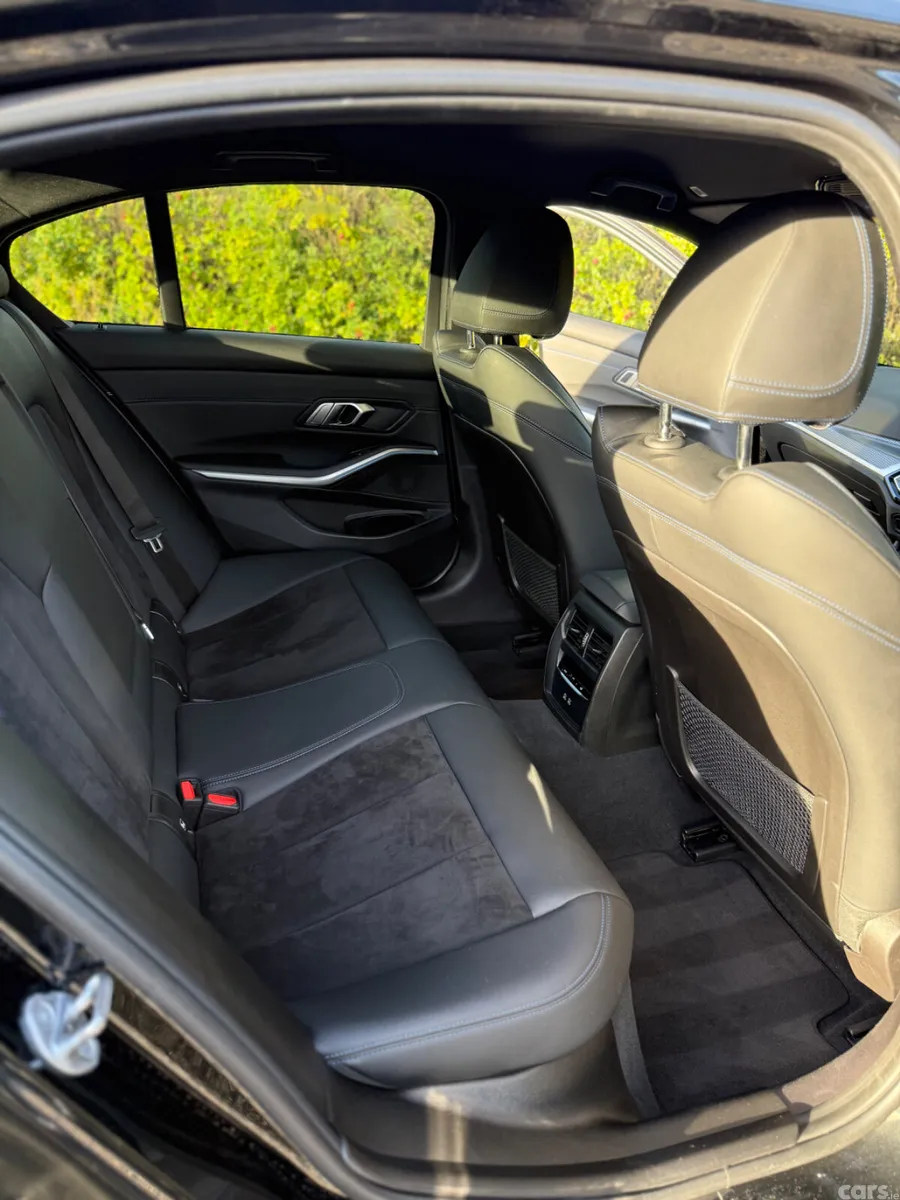 BMW 3-Series Saloon, Petrol Hybrid, 2023, Black