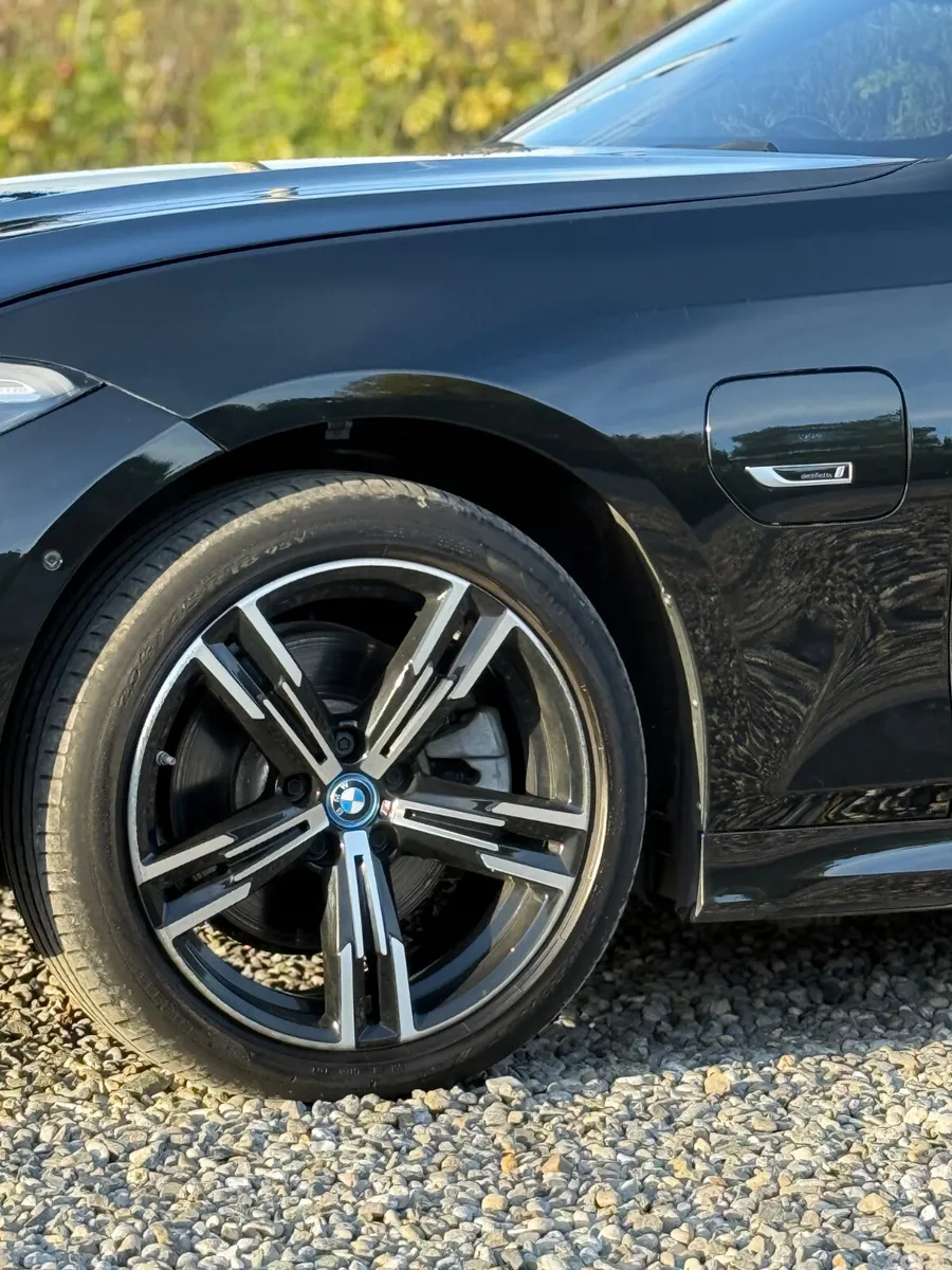 BMW 3-Series Saloon, Petrol Hybrid, 2023, Black