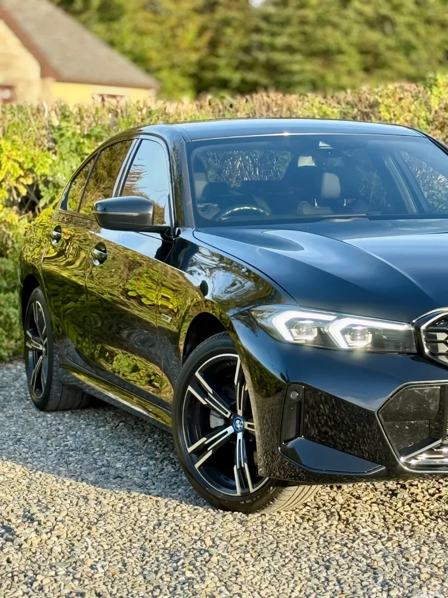 BMW 3-Series Saloon, Petrol Hybrid, 2023, Black