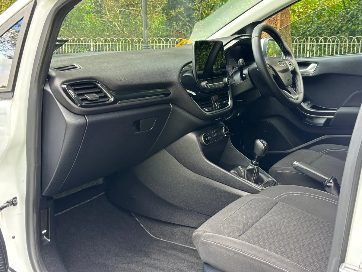Ford Fiesta Hatchback, Petrol, 2023, White