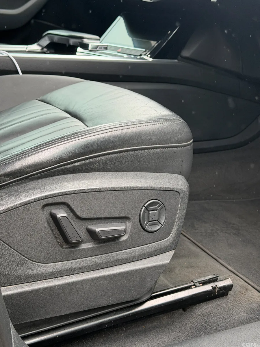 Audi e-tron SUV, Electric, 2020, Black