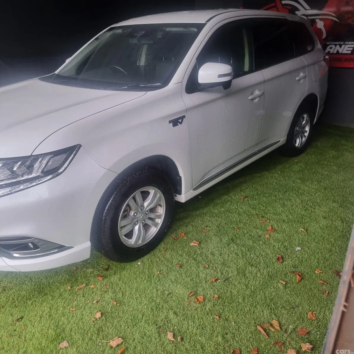Mitsubishi Outlander SUV, Petrol Plug-in Hybrid, 2020, White