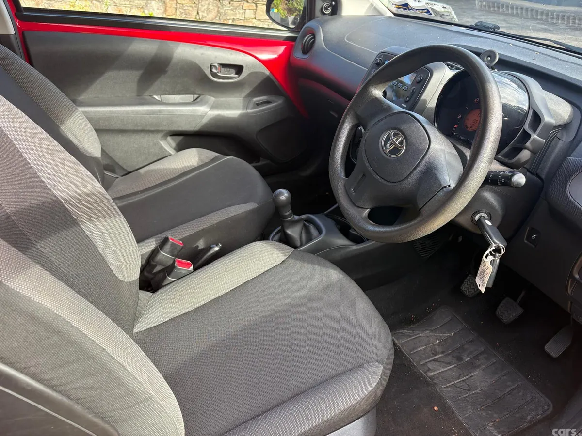 Toyota Aygo Hatchback, Petrol, 2015, Red