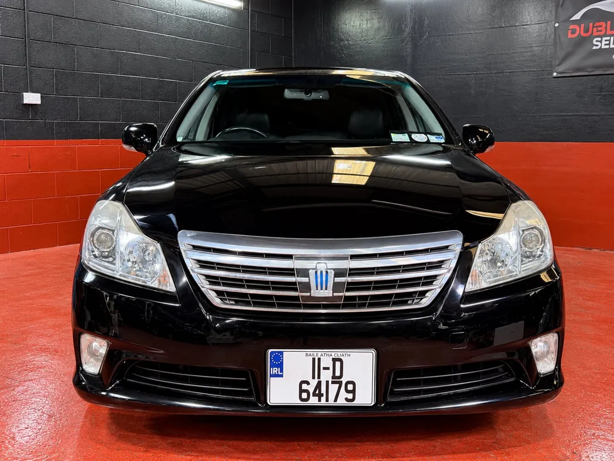Toyota Crown Saloon, Petrol Hybrid, 2011, Black