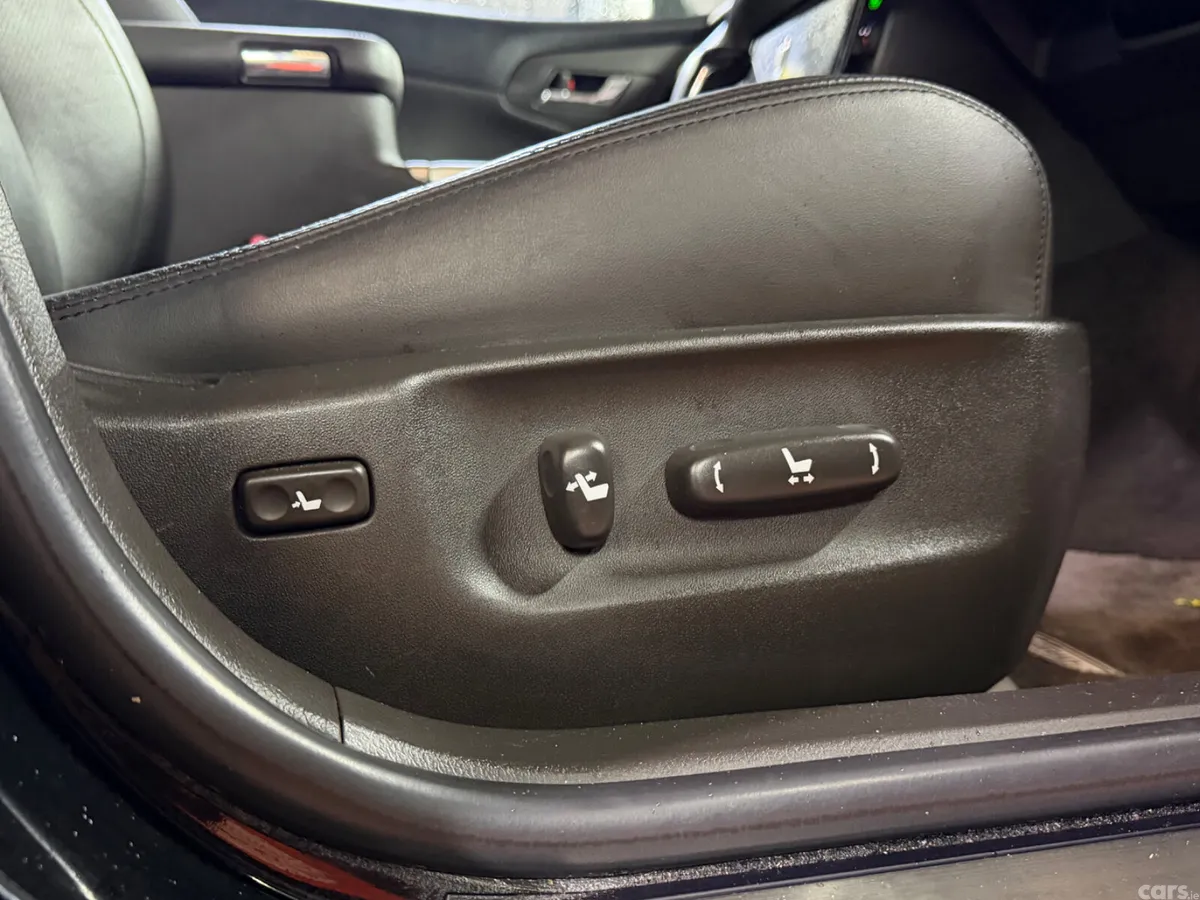 Toyota Crown Saloon, Petrol Hybrid, 2011, Black