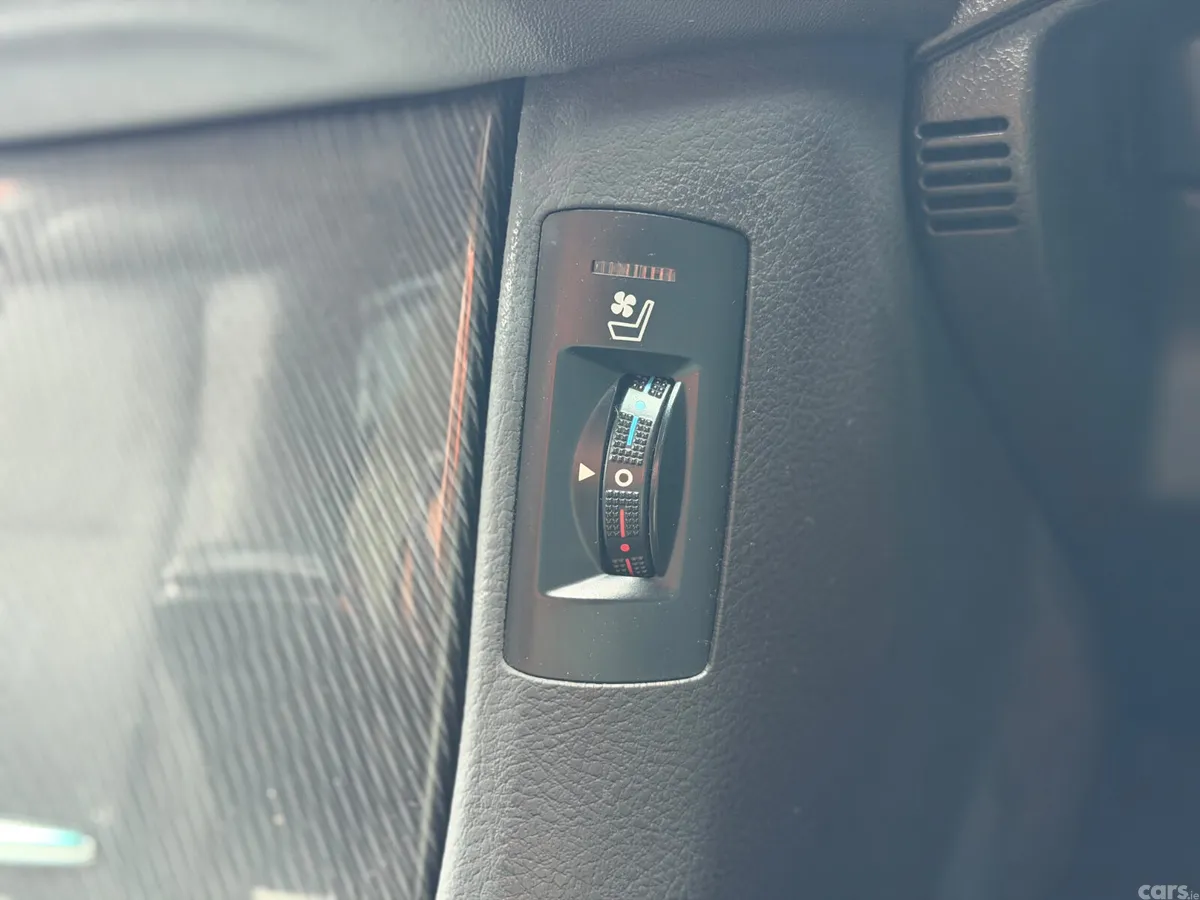 Toyota Crown Saloon, Petrol Hybrid, 2011, Black