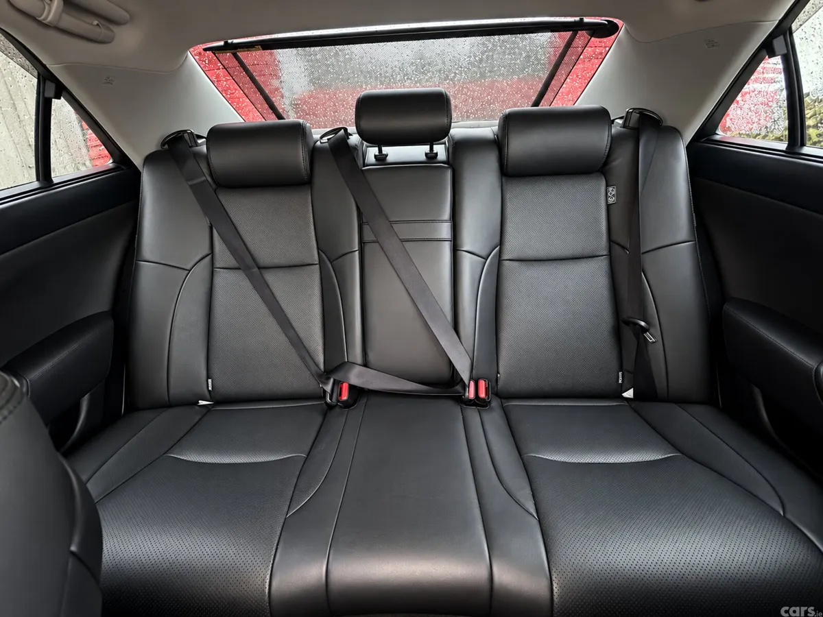 Toyota Crown Saloon, Petrol Hybrid, 2011, Black