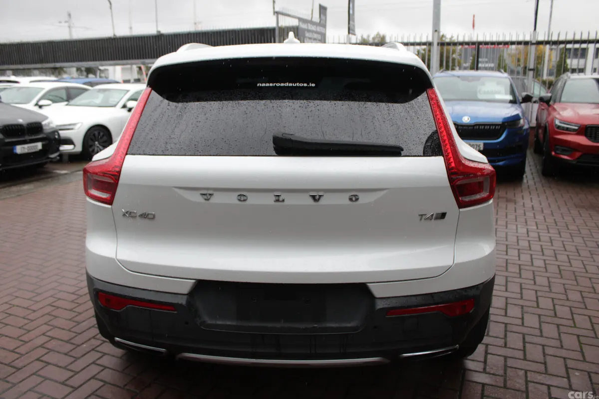 Volvo XC40 Estate, Petrol, 2019, White