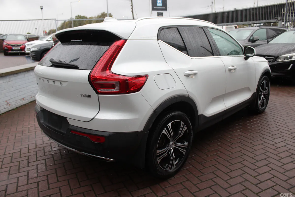Volvo XC40 Estate, Petrol, 2019, White