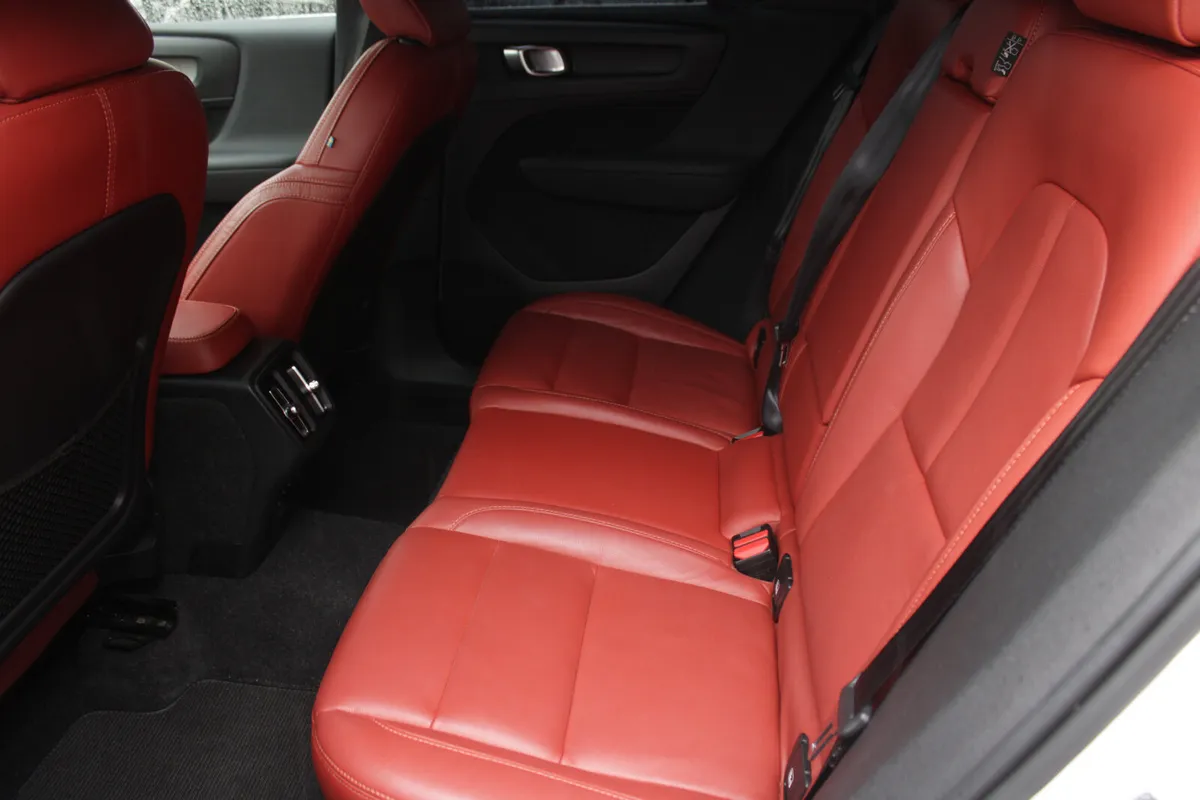 Volvo XC40 Estate, Petrol, 2019, White