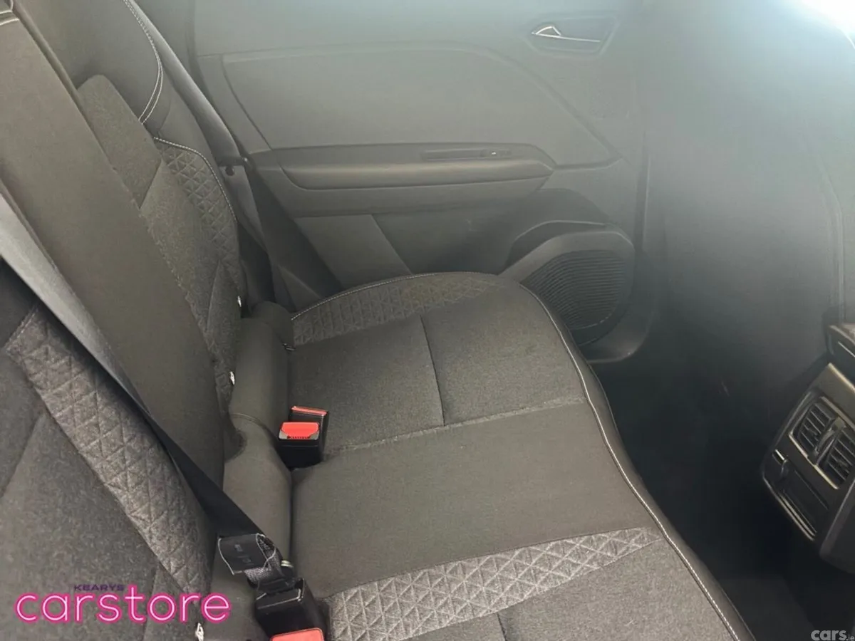 Renault Captur Hatchback, Petrol, 2024, Red